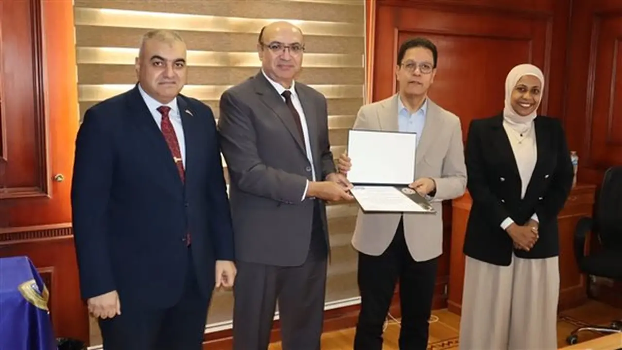 اجتماع اللجنة العليا لاعتماد المدربين برئاسة رئيس جامعة بنها