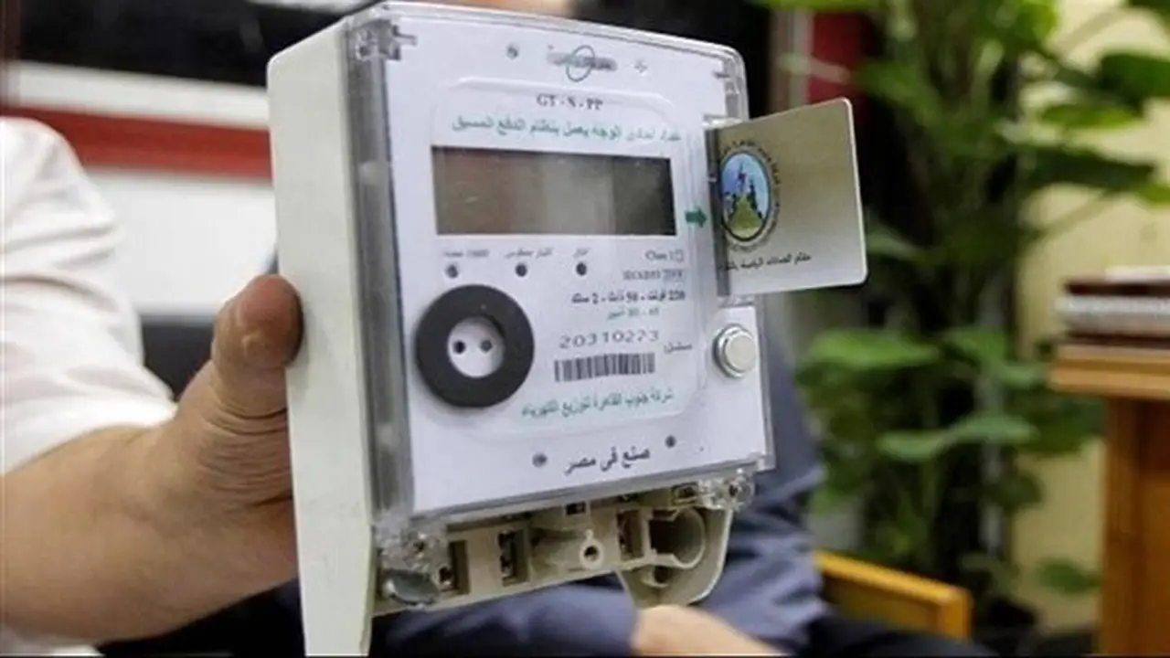 الكهرباء توضح سبب خصم 100 جنيه من أرصدة العدادات الكودية