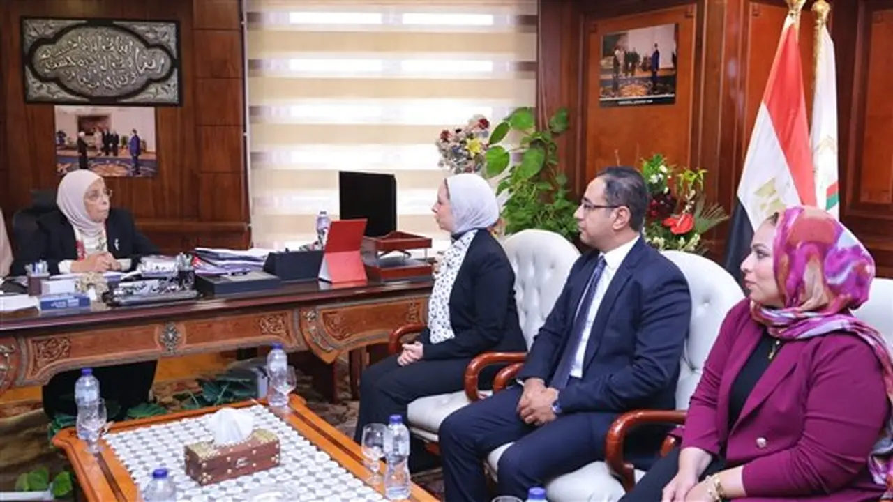 استقبال رئيسة هيئة النيابة الإدارية لعميدة كلية القانون بالجامعة المصرية الصينية