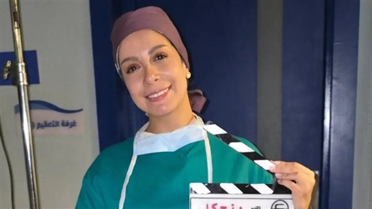 ياسمين رحمي تشارك صورًا من كواليس مسلسل “بنج كلي”