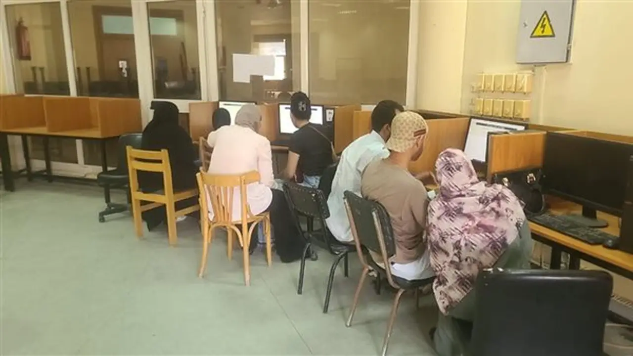 جامعة العاصمة تستقبل طلاب الثانوية العامة لتسجيل رغبات المرحلة الثانية من التنسيق