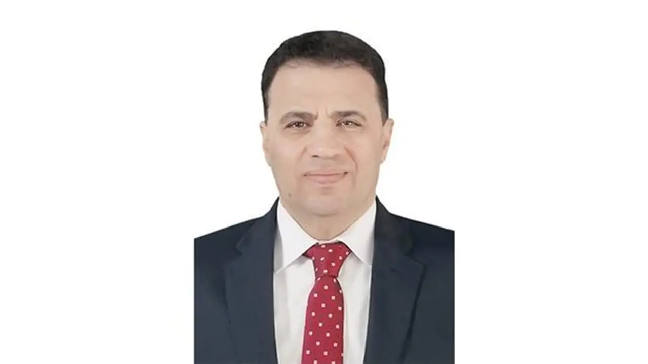 محلل سياسي: تصريحات ترامب حول مضيق هرمز تعكس غباءً سياسيًا وتدعم فرض الرسوم الإيرانية