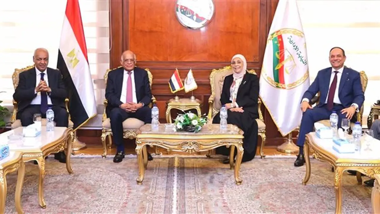 رئيسة النيابة الإدارية تستقبل رئيس مجلس النواب الأسبق في زيارة تهنئة