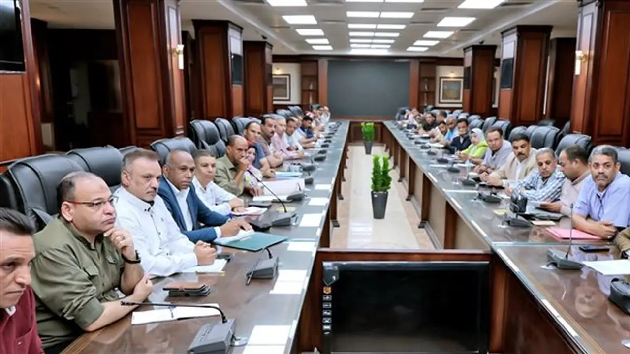 محافظ سوهاج يطالب بتسريع إنجاز طلبات التقنين عبر المنصة الوطنية