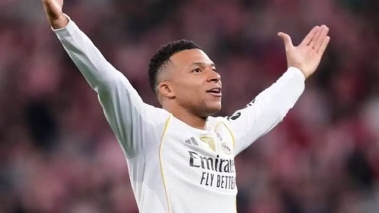 ريال مدريد يتفوق على شالكة 2-0 في الشوط الأول من المباراة الودية