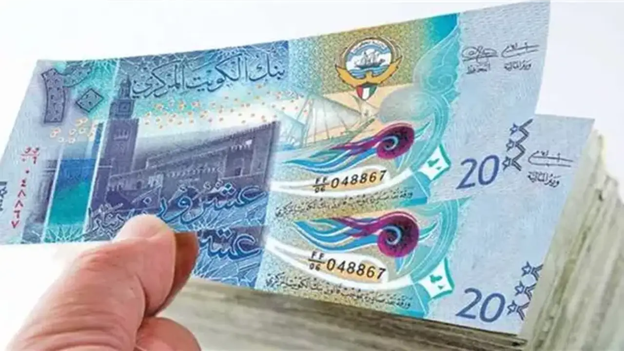 تراجع سعر الدينار الكويتي مقابل الجنيه المصري في البنوك المصرية مساء الأحد