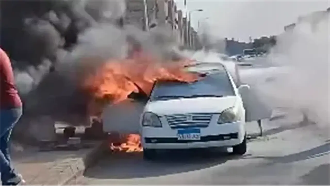 تحقيقات النيابة تكشف أسباب حريق سيارة على محور جمال عبدالناصر