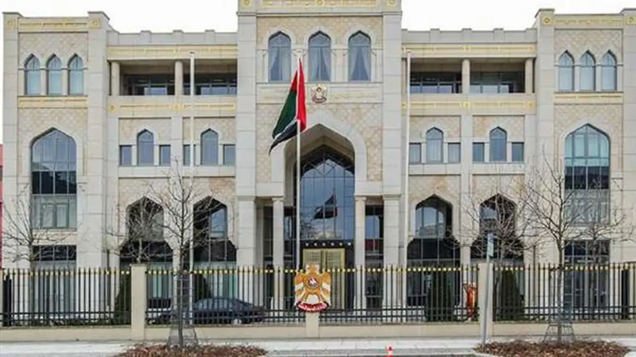 إلغاء إقامة المصريين العاملين بالإمارات: مطالبات بتوضيح الأسباب من السفارة
