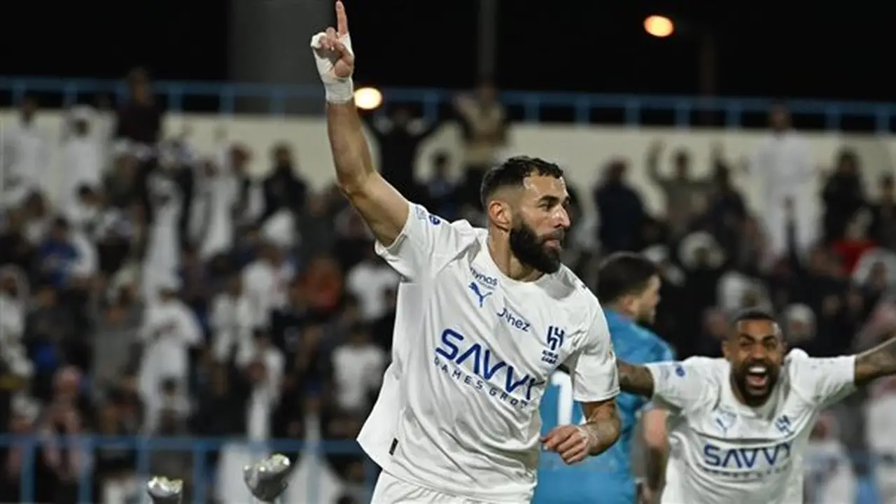 أول عرض سعودي لكريم بنزيما بعد أنباء رحيله عن الهلال