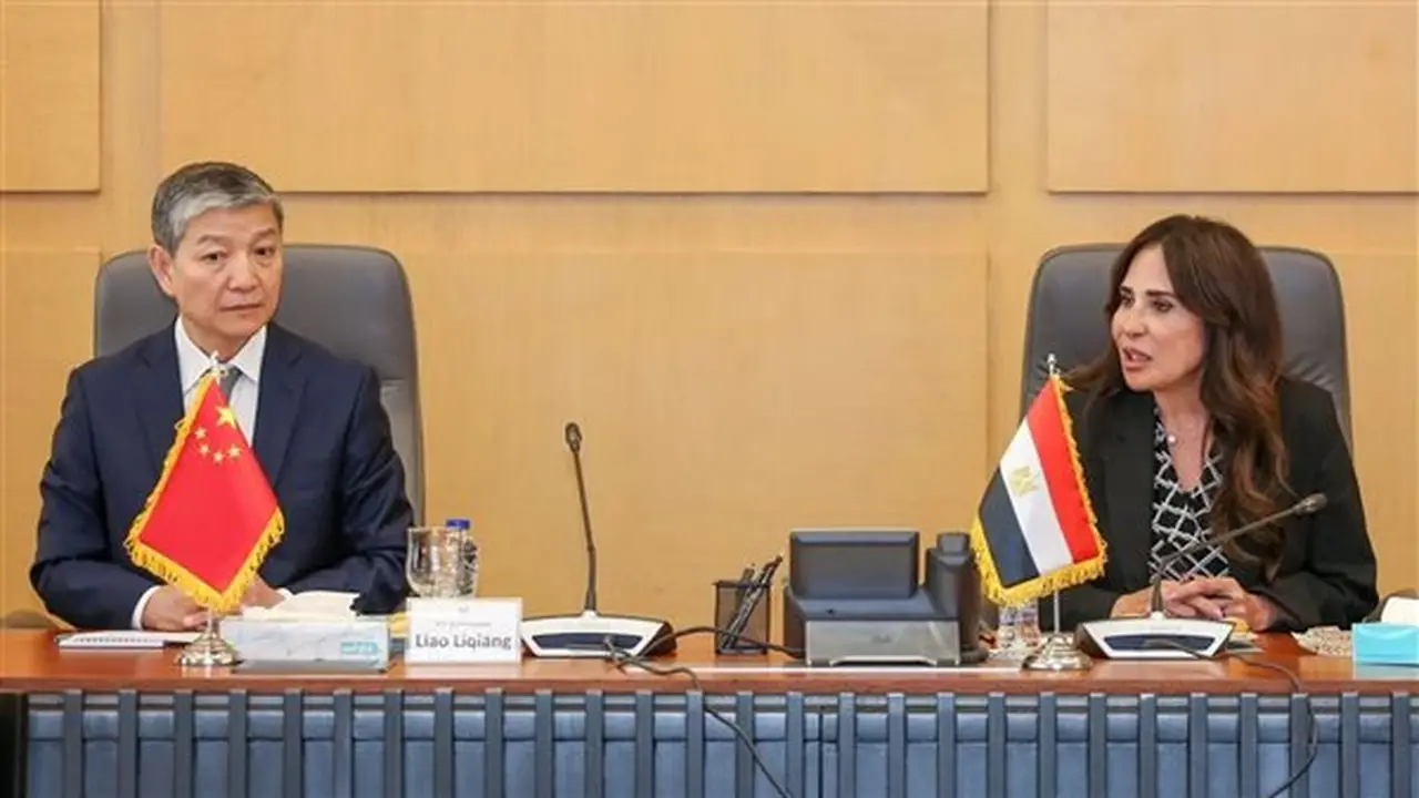 لقاء وزيرة الإسكان مع السفير الصيني بالقاهرة لتعزيز التعاون المشترك