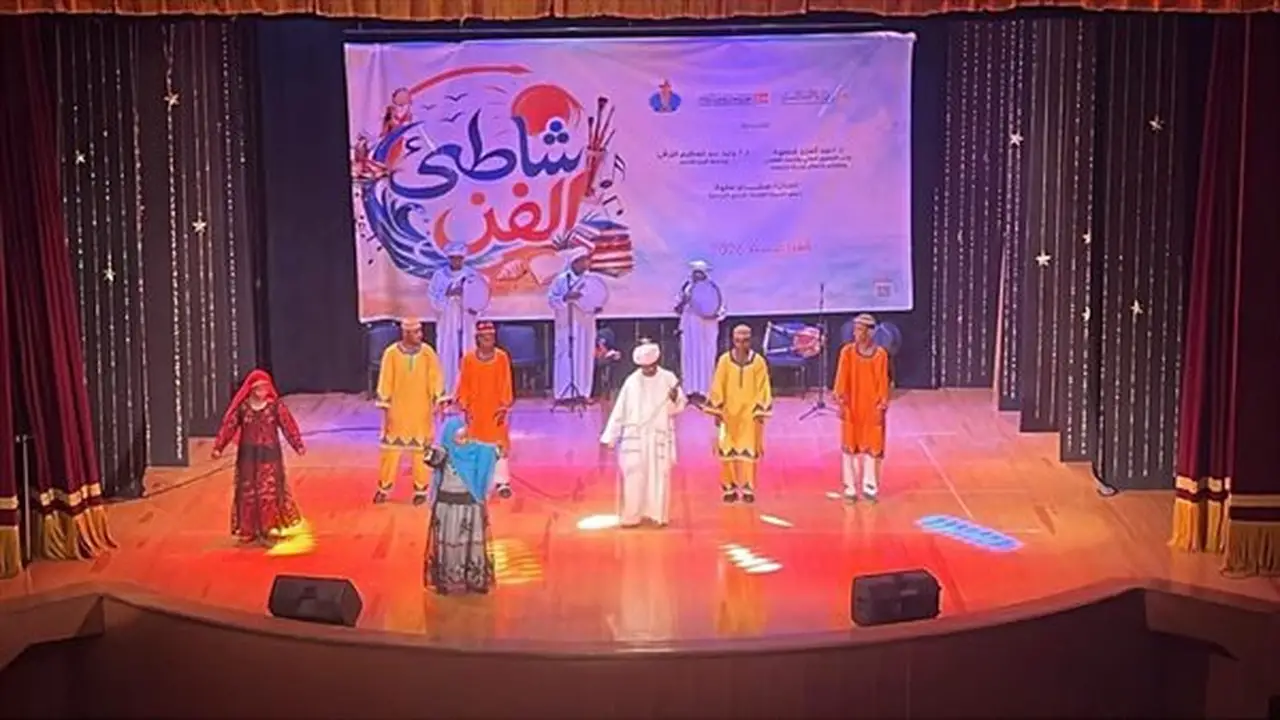 عروض الفلكلور المنياوي والنوبي تضيء حفلات “شاطئ الفن” في الغردقة