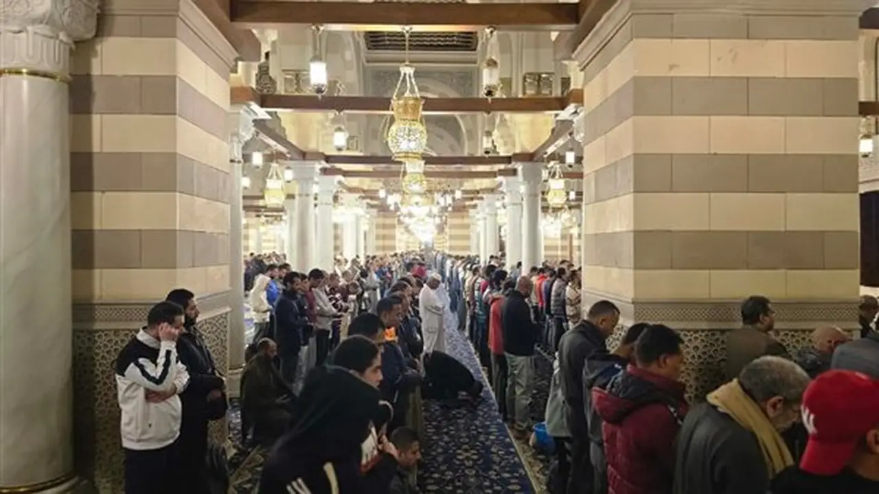 موعد أذان العشاء اليوم الإثنين 17 أغسطس 2026 في القاهرة والمحافظات