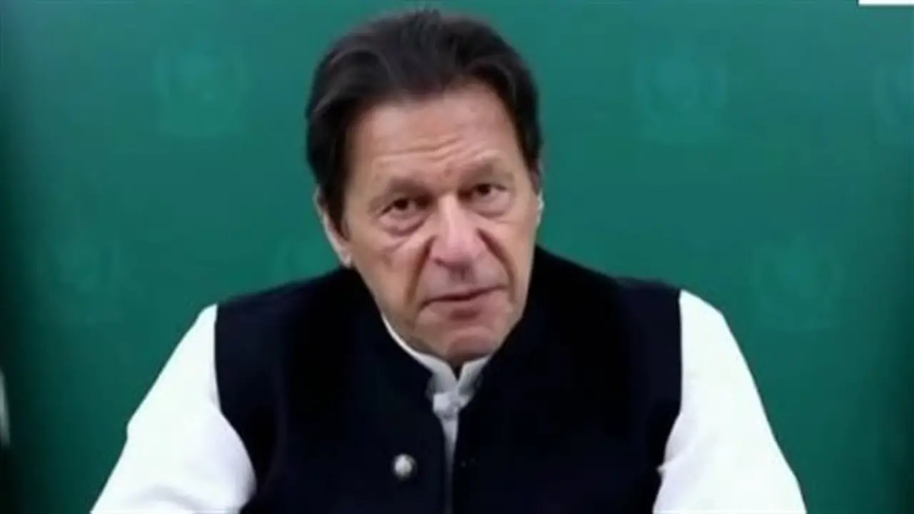 أنباء عن الإفراج عن رئيس الوزراء الباكستاني السابق عمران خان