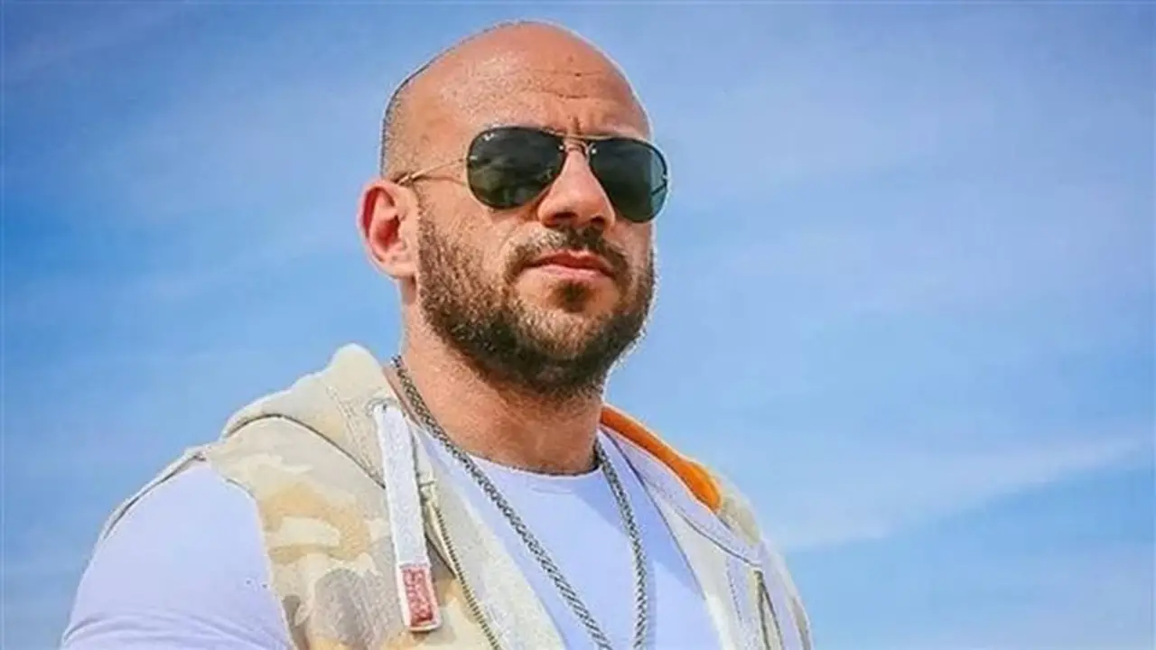 أحمد مكي يستكمل تصوير فيلم “فرصة سعيدة” في مدينة الإنتاج الإعلامي