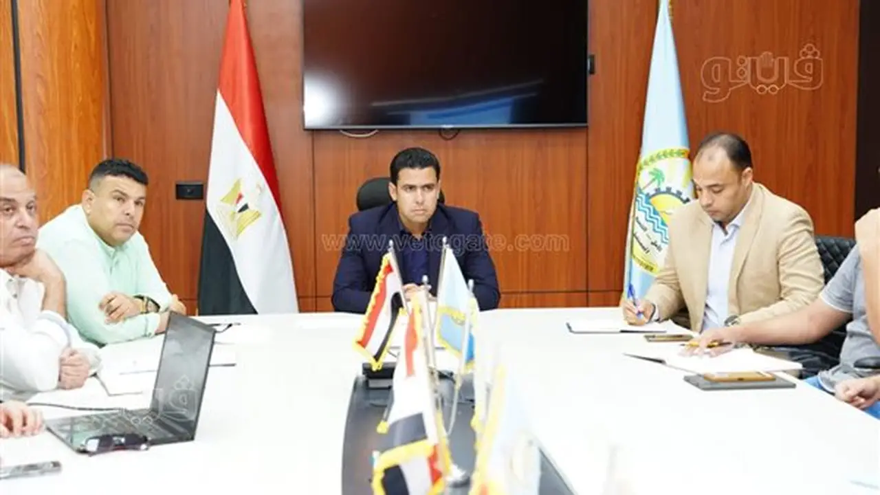 نائب محافظ مطروح يتابع تطوير البوابة الإلكترونية للمحافظة