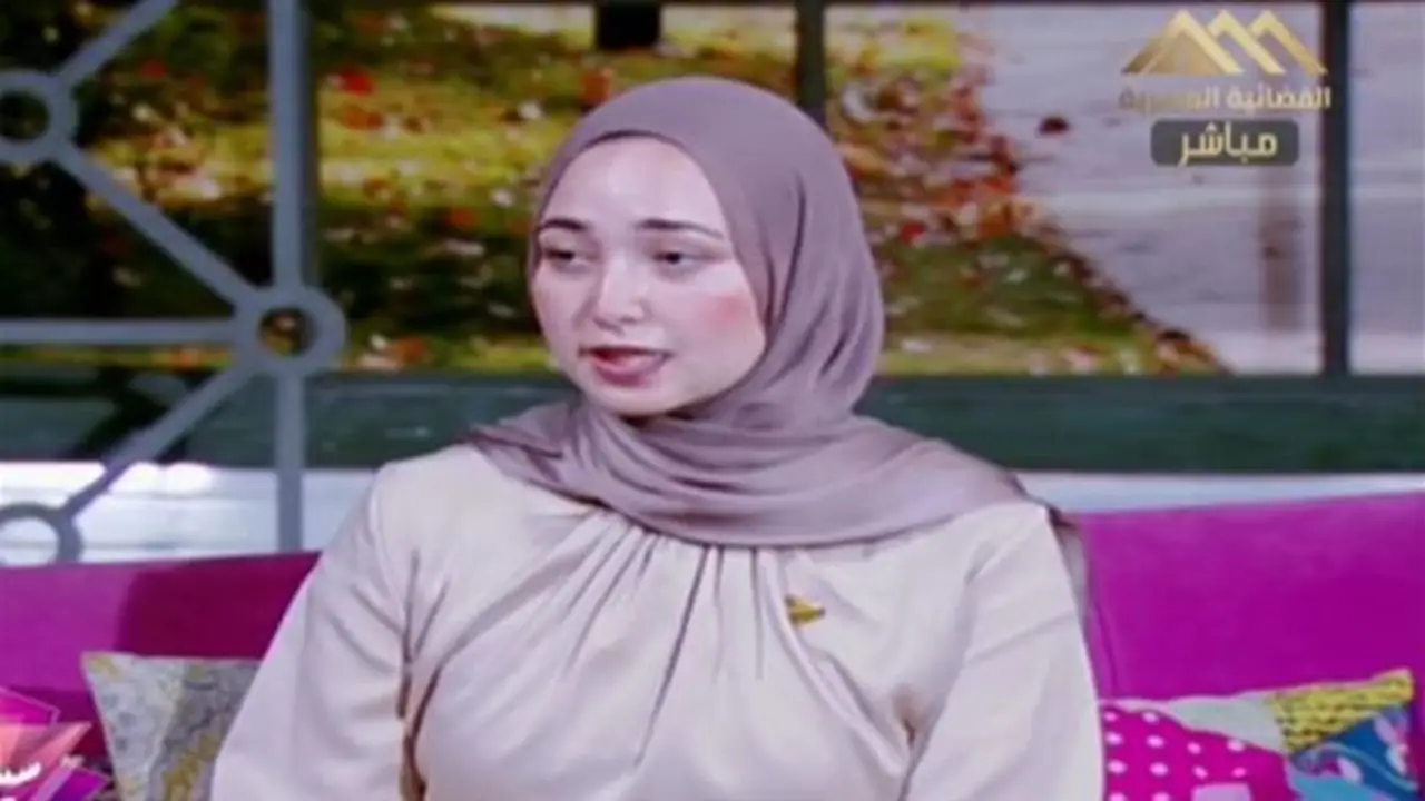 سارة عماد: من حلم العلاج الطبيعي إلى قمة النجاح في كلية الآداب