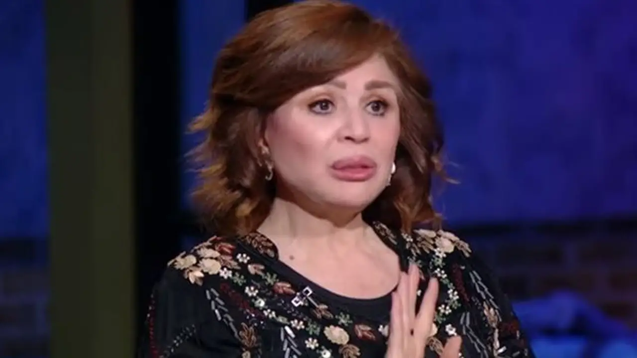 إلهام شاهين تعبر عن سعادتها بفريق عمل فيلم “حين يكتب الحب”