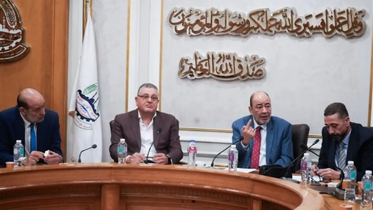 شعبة المستلزمات الطبية تناقش تعديل أسعار المستلزمات الطبية مع هيئة الشراء الموحد