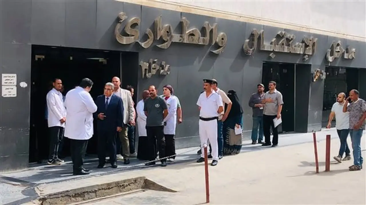 محافظ الدقهلية يقوم بجولة مفاجئة في مستشفى المنصورة التخصصي (صور)