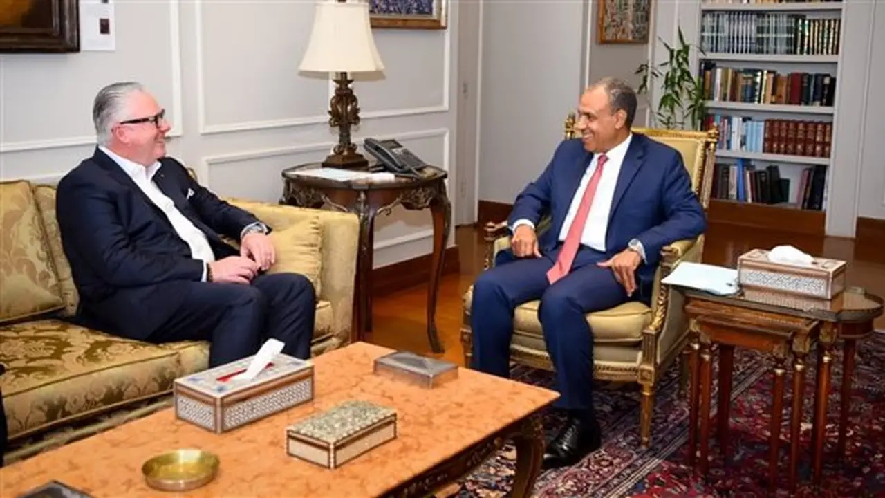 وزير الخارجية يؤكد على أهمية تكامل جهود الدولة والقطاع الخاص لتعزيز الفرص الاستثمارية في مصر