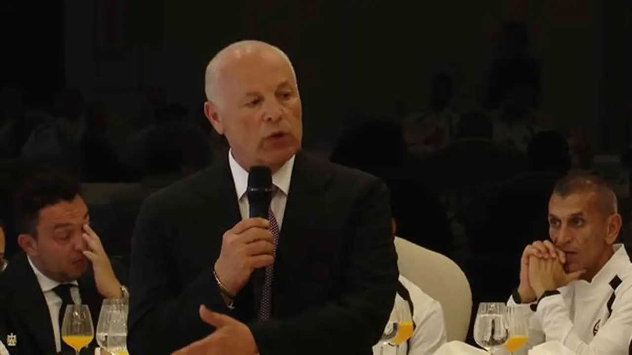 أبو ريدة يراجع إعادة تشكيل فروع اتحاد الكرة قبل انطلاق الموسم الجديد