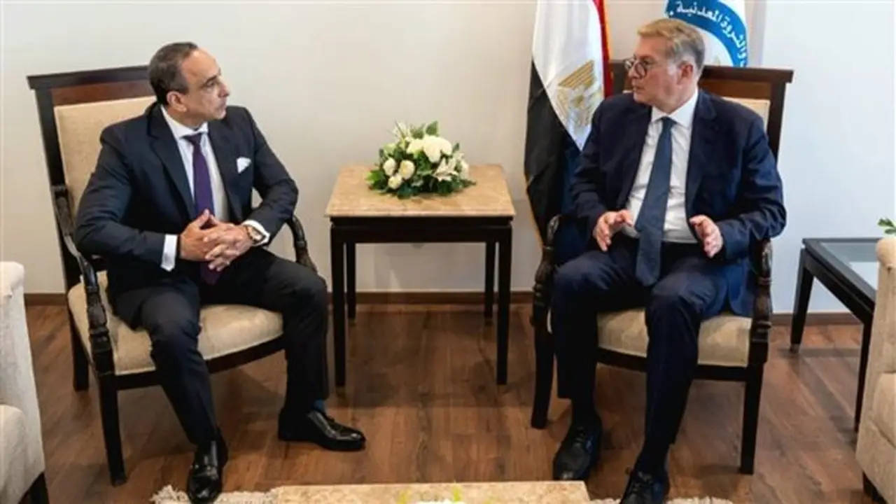 وزير البترول يناقش مع «هاليبرتون» استراتيجيات زيادة الإنتاج عبر تقنيات الحفر الأفقي والتكسير الهيدروليكي