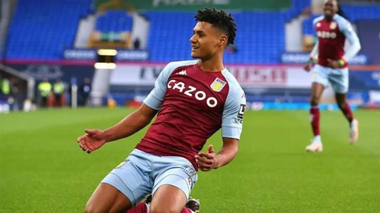 الهلال السعودي يواصل سعيه لضم أولي واتكينز بعرض جديد مغرٍ