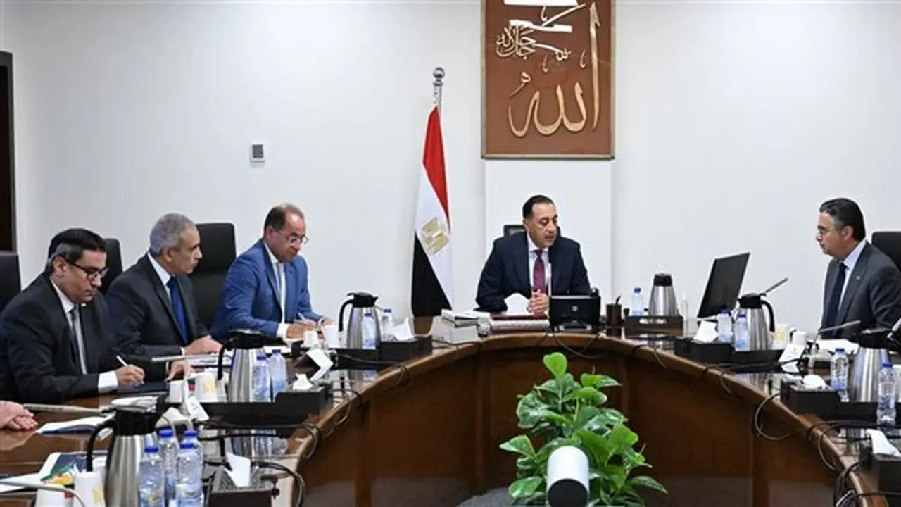 مدبولي يوجه بتعريف المواطنين بالمنظومة الجديدة للدعم: ما الذي سيتغير؟