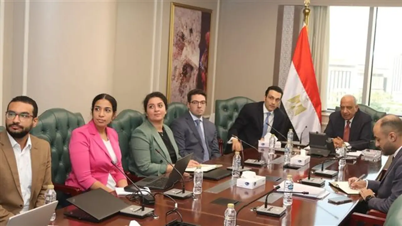 الكهرباء تستعد لإضافة 7100 ميجاوات من الطاقة المتجددة بالتعاون مع شركة سكاتك النرويجية