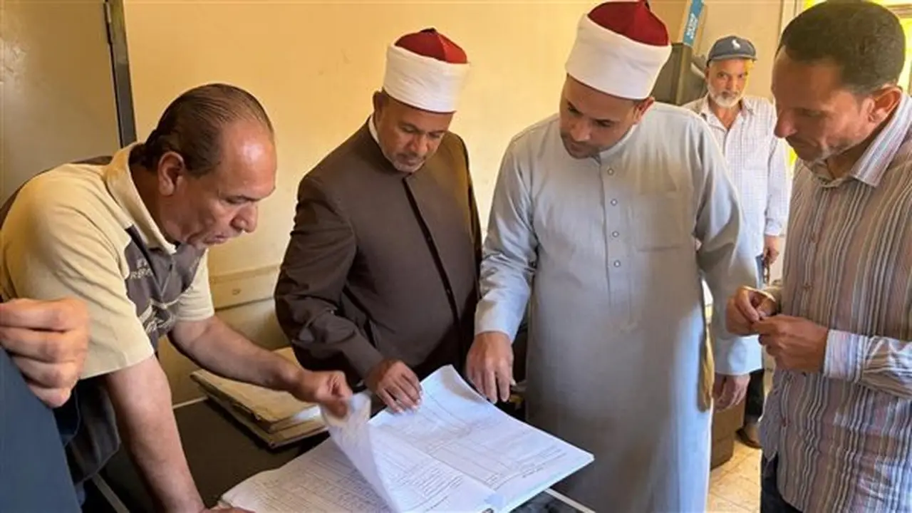 جولة مفاجئة لمدير أوقاف الإسماعيلية في إدارة القنطرة شرق ومساجدها