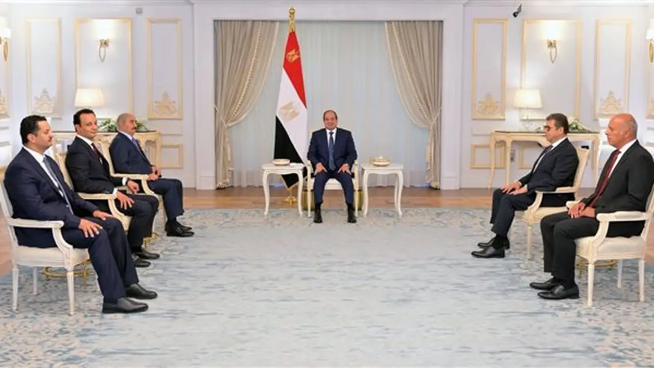 الرئيس السيسي يستقبل المشير خليفة حفتر بحضور رئيس المخابرات العامة
