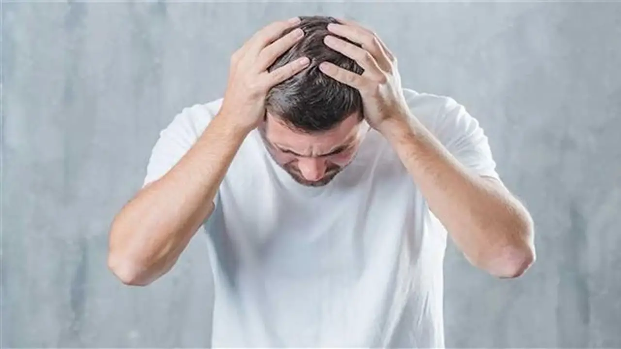 استراتيجيات فعالة لعلاج القلق الاجتماعي: نصائح من أستاذ الطب النفسي