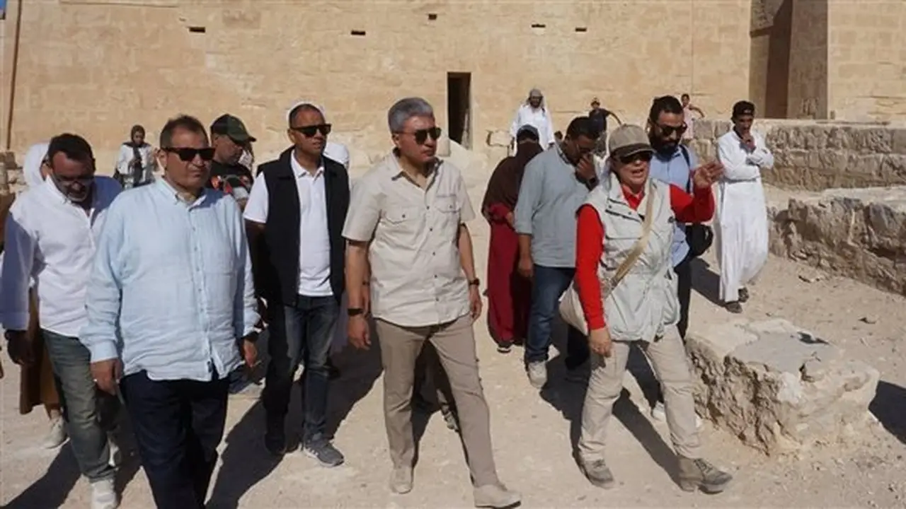 تفقد وزير السياحة لموقع تابوزيريس ماجنا الأثري