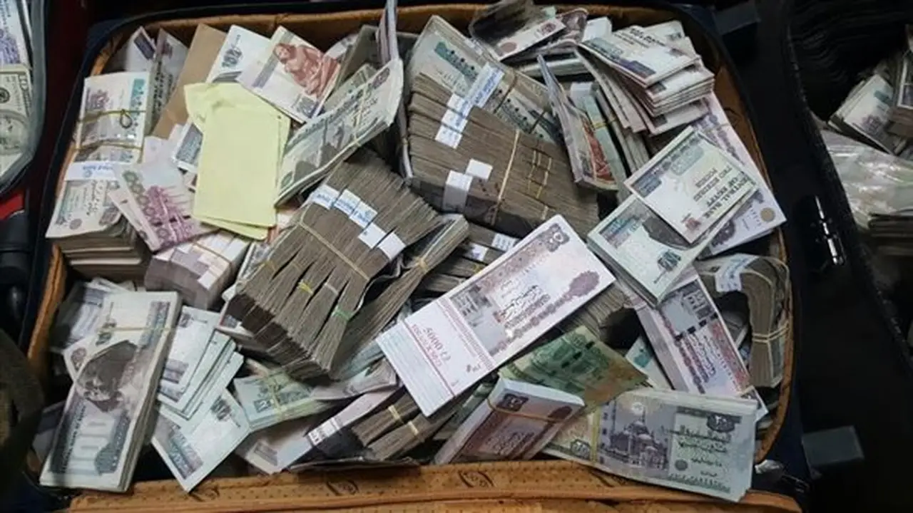 أخبار الحوادث اليوم: تفاصيل مثيرة حول مكافآت رئيس جامعة كفر الشيخ السابق وحبس ناصر ماهر وتعديلات جوازات السفر