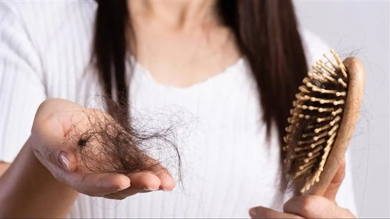 سيروم طبيعي فعال لعلاج تساقط الشعر وتقليل التقصف