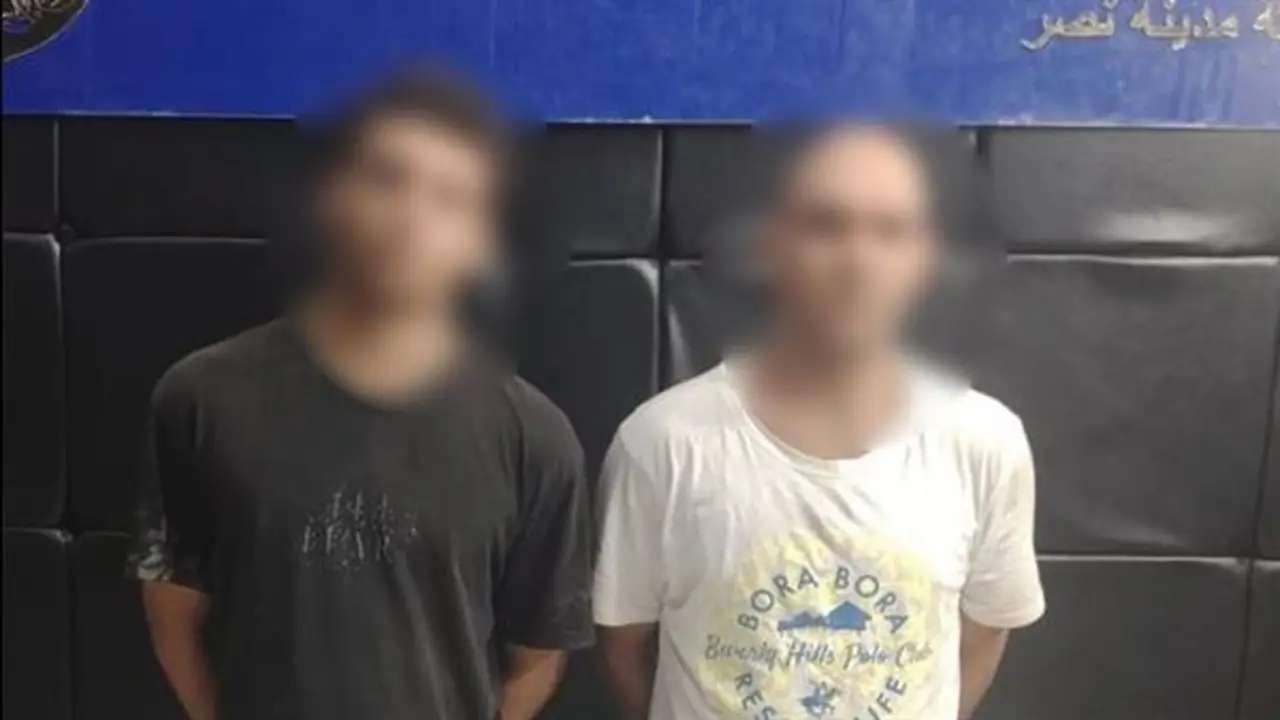 ضبط عاطل سرق هاتف عامل مسجد في زهراء مدينة نصر وآخر بحوزته مخدرات