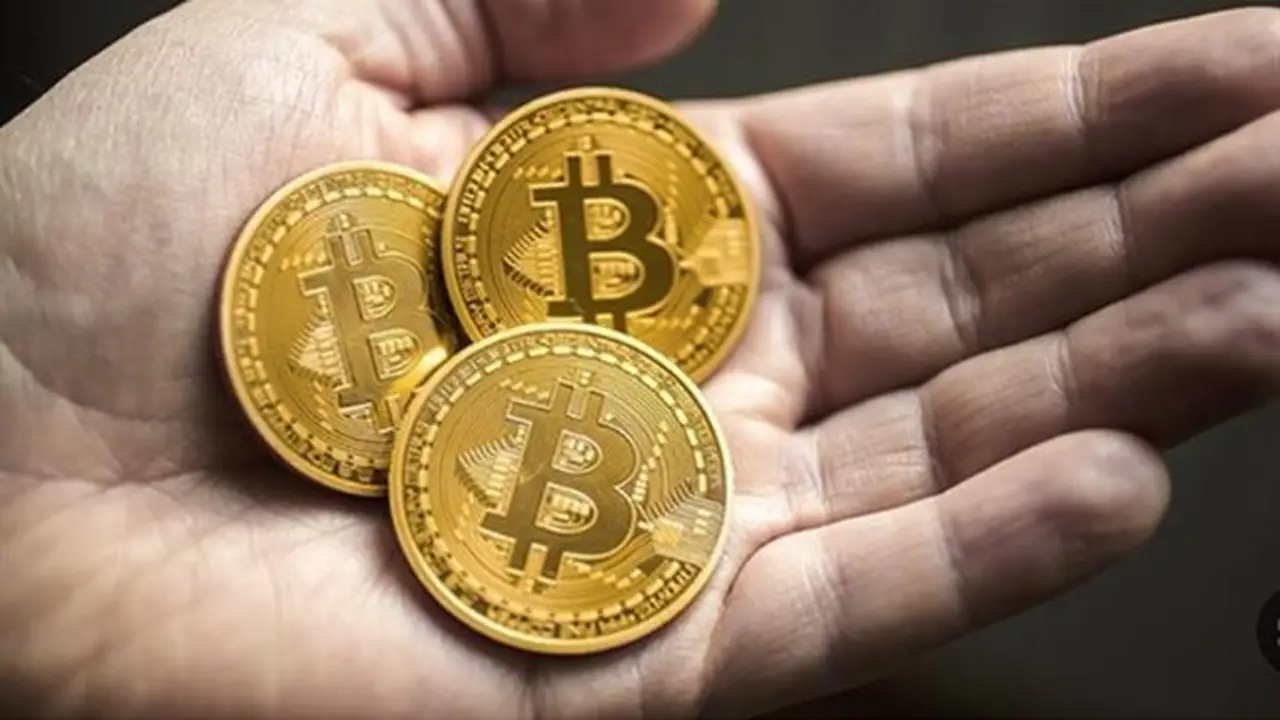 سعر البيتكوين يرتفع 12% مع تجدد الأمل بتمرير تشريع أمريكي لدعم سوق الكريبتو