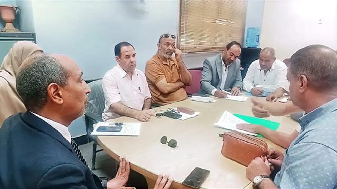 نجع حمادي تحل أزمة التوزيع الإلكتروني للثانوي العام