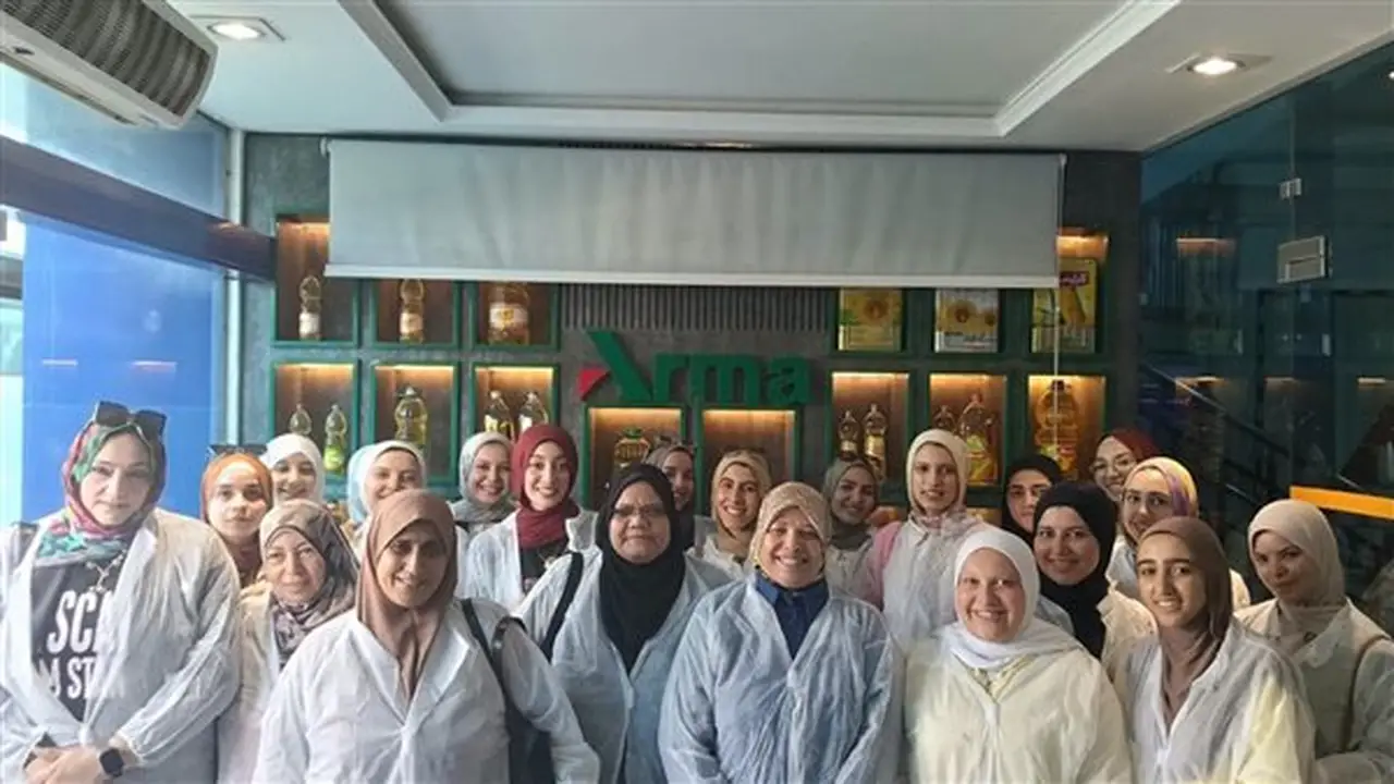 جامعة بنها تنظم زيارة ميدانية لطلابها إلى مصانع العاشر من رمضان لتعزيز مهاراتهم المهنية