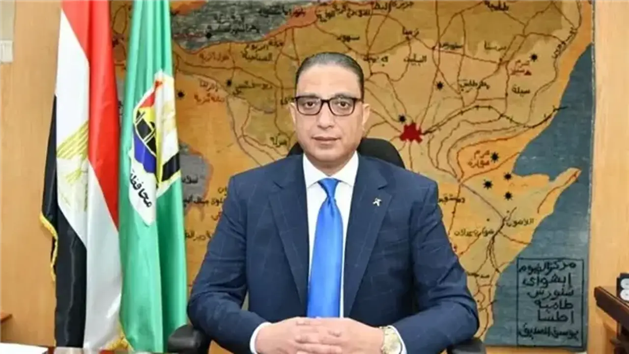 تحركات ميدانية في الجيزة استجابة لشكاوى المواطنين: من إصلاح ماسورة مياه إلى غلق مقاهٍ مخالفة