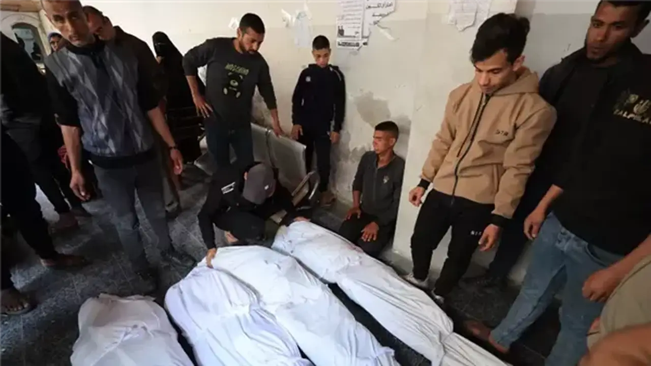 انتشال جثامين 50 فلسطينياً من تحت الأنقاض في غزة