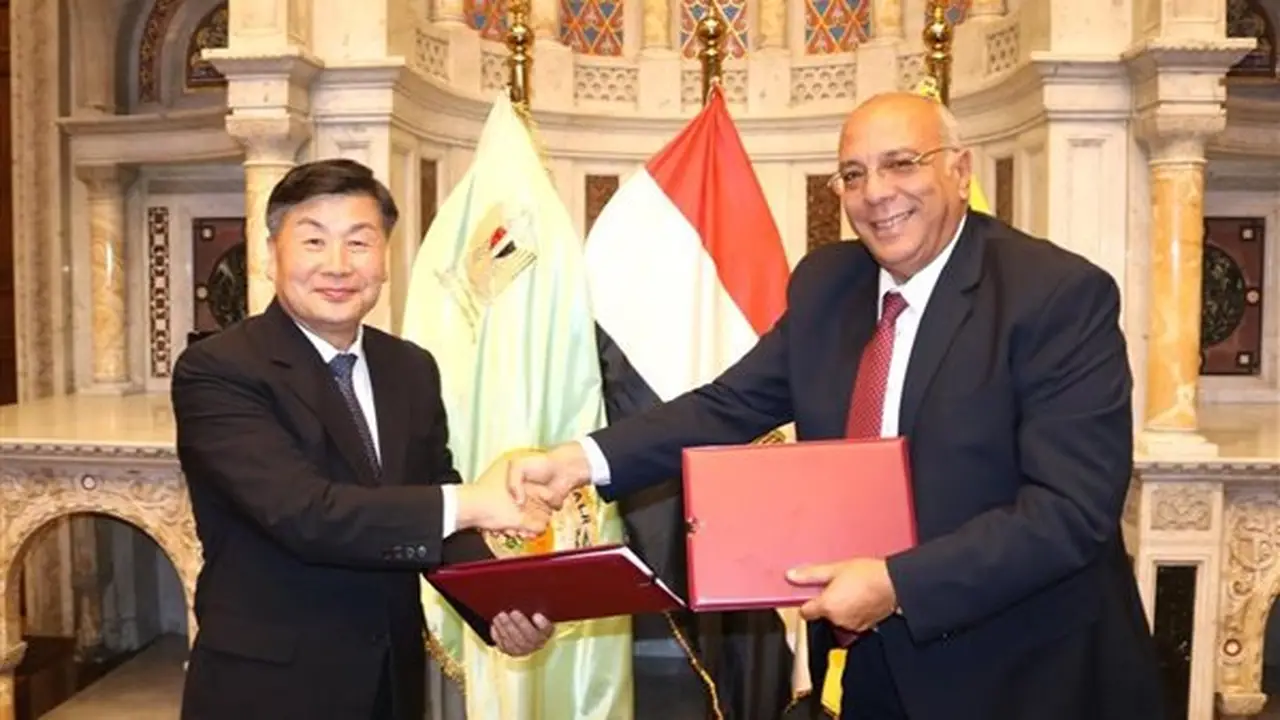 مركز بحوث الصحراء يوقع مذكرة تفاهم مع جامعة كيونغ بوك الوطنية لتعزيز التعاون في الزراعة