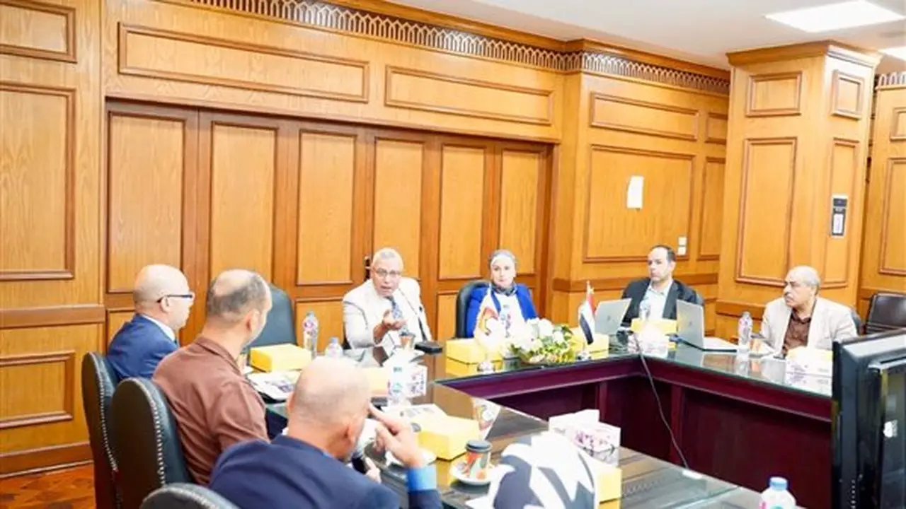 القومي لبحوث الإسكان والبناء يناقش خطة متكاملة لإدارة المخلفات في المدن الجديدة
