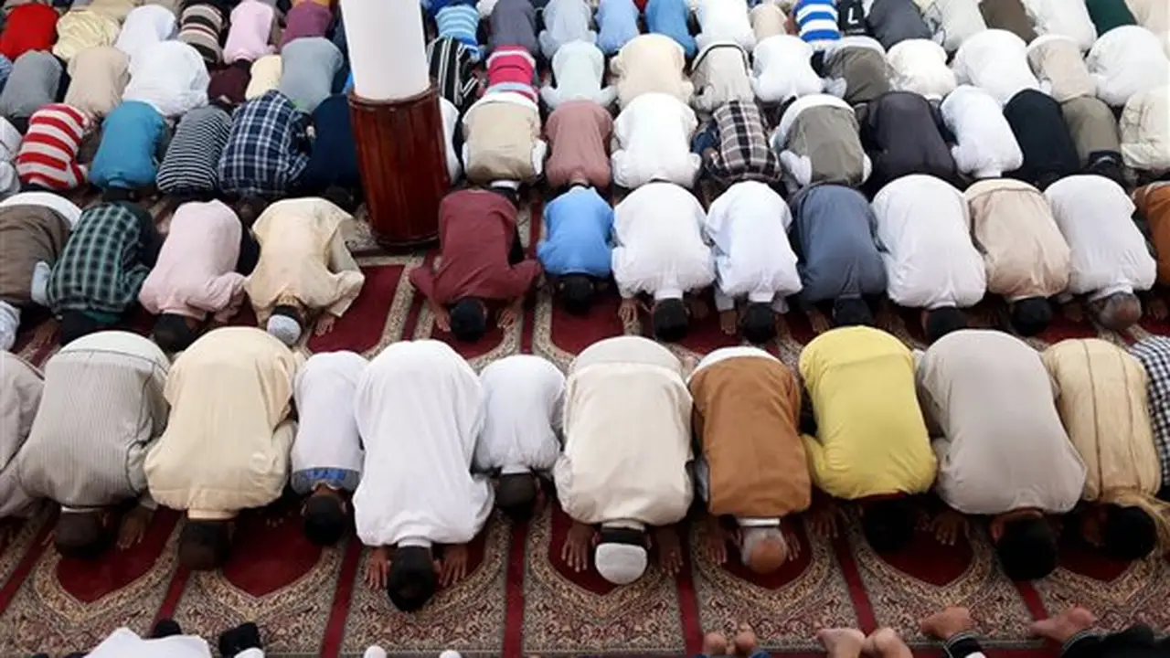 موعد أذان العشاء اليوم الخميس 20 أغسطس 2026 في القاهرة والمحافظات