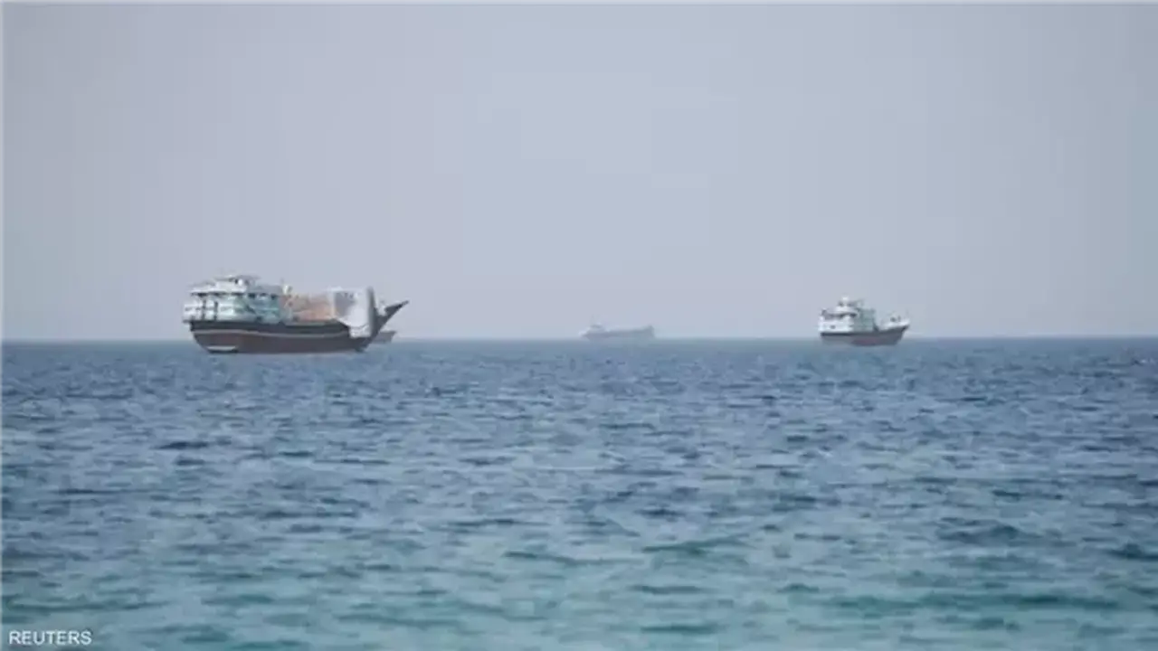 تراجع حاد في حركة الملاحة بمضيق هرمز وباب المندب