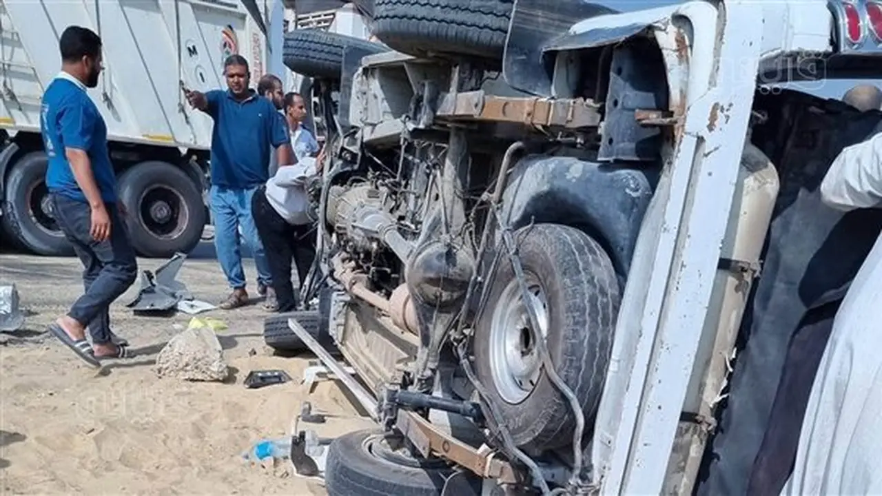 إصابة 12 شخصًا في حادث تصادم بين ميكروباص وتروسيكل على الطريق الصحراوي الغربي