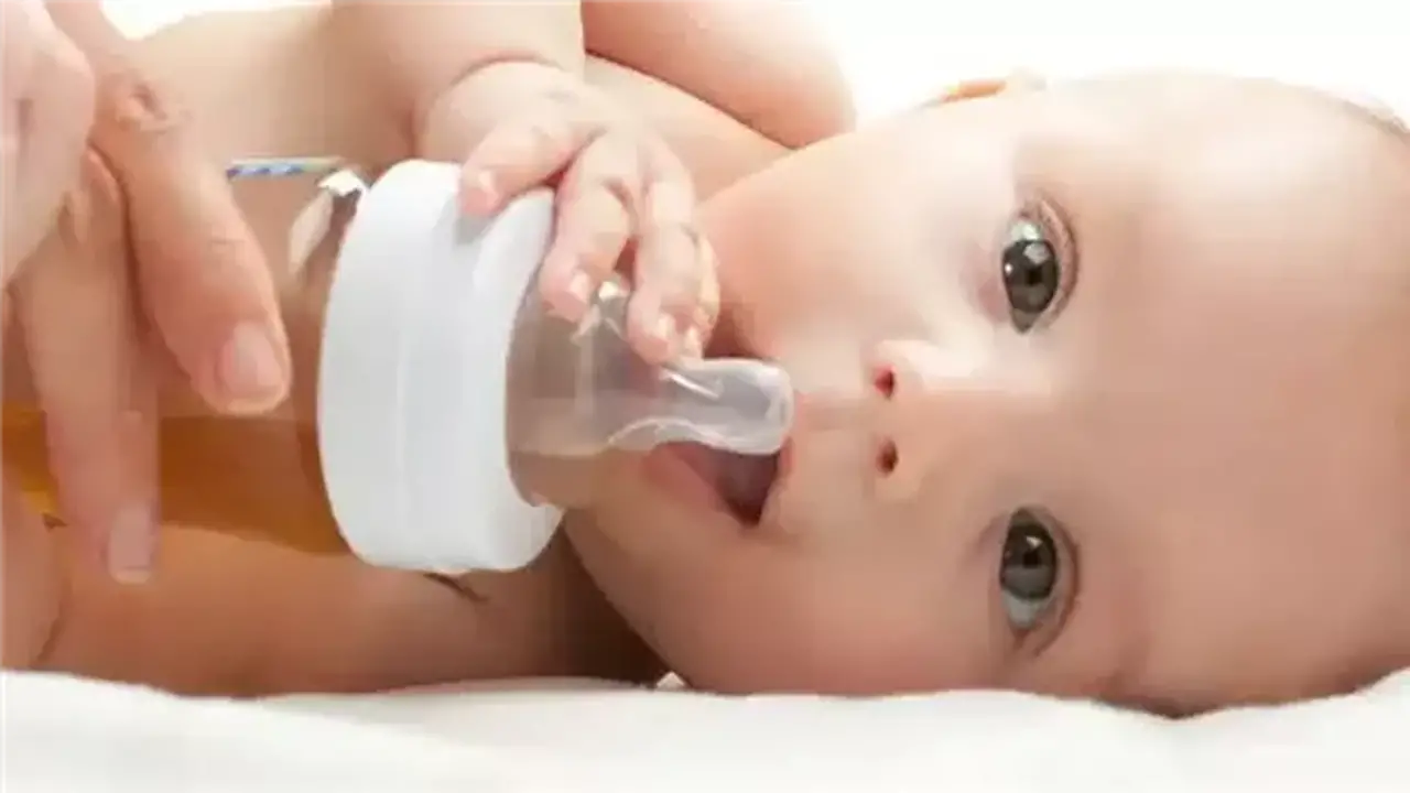 هل الأعشاب مفيدة للأطفال حديثي الولادة؟ استشاري يوضح