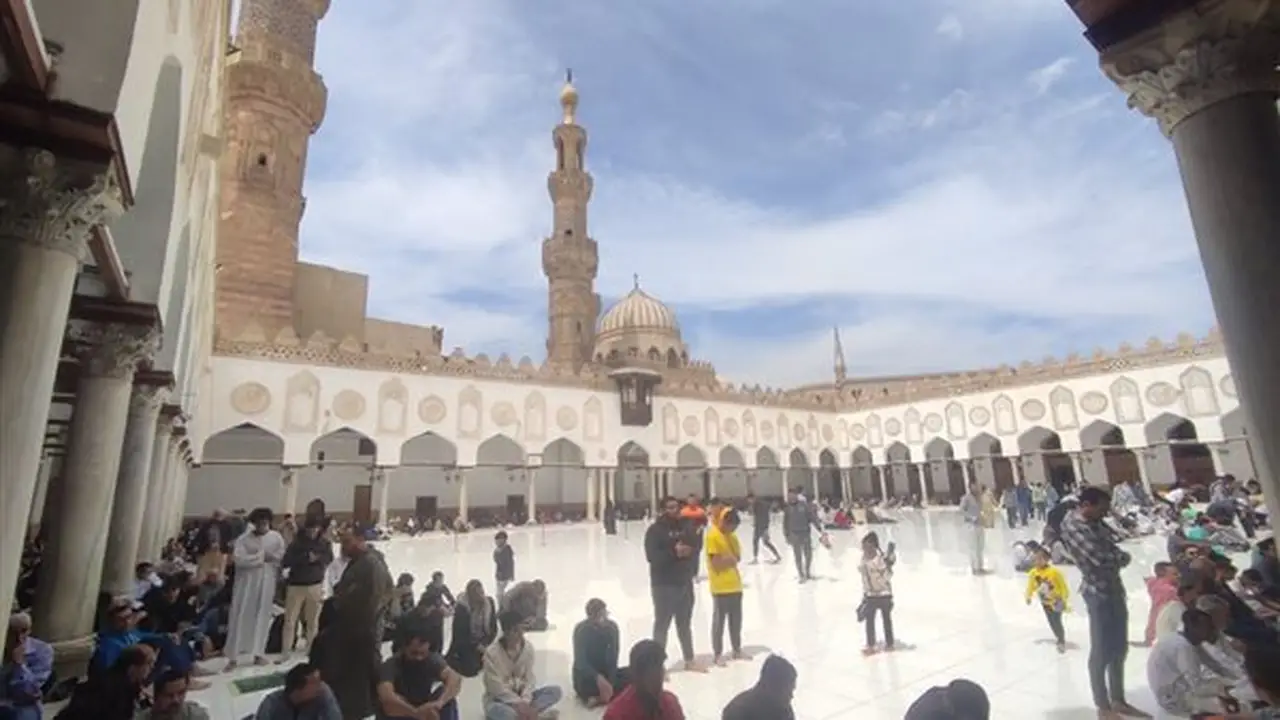 نقل شعائر صلاة الجمعة من الأزهر الشريف عبر البث المباشر