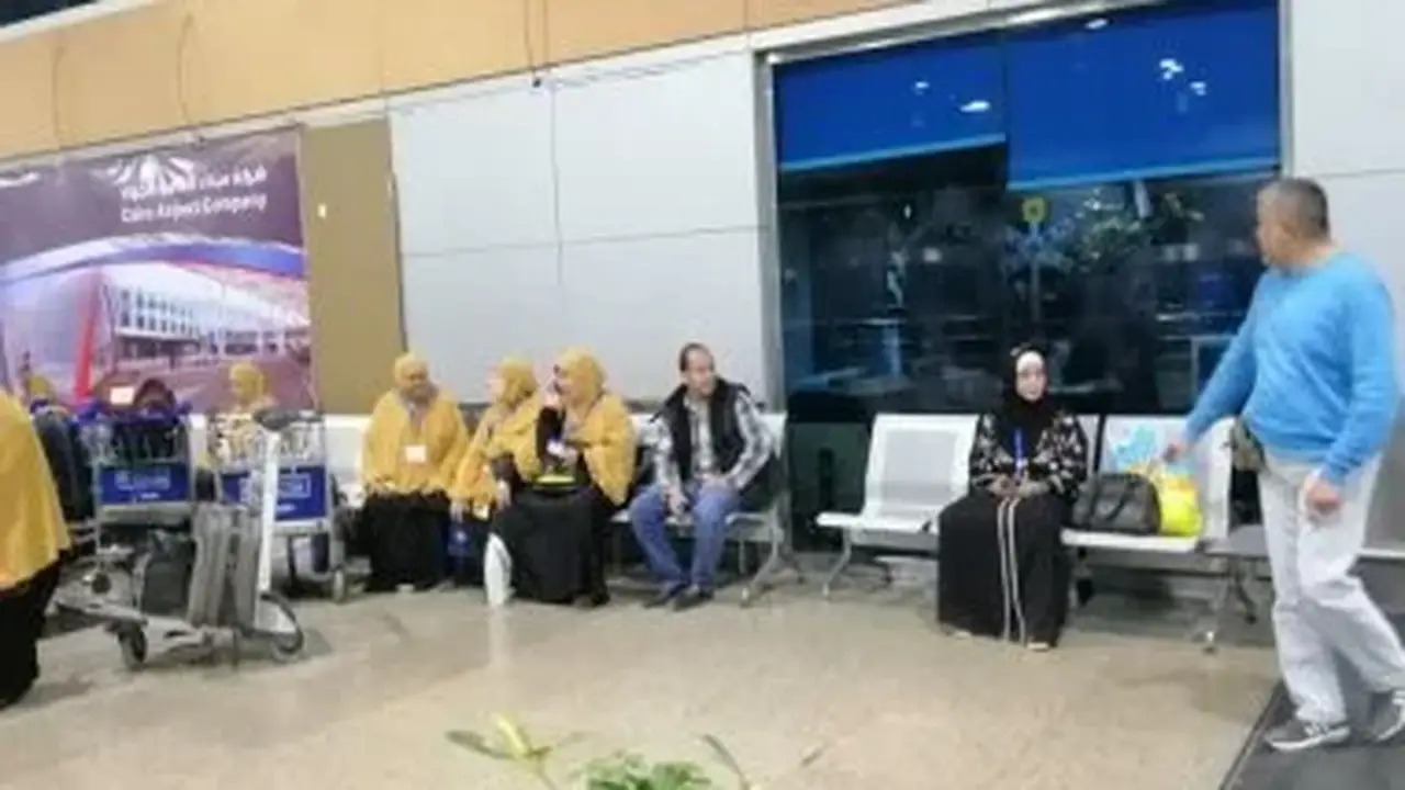58 مليون راكب بمطار القاهرة.. خطة الحكومة لتطوير بنية الطيران الأساسية