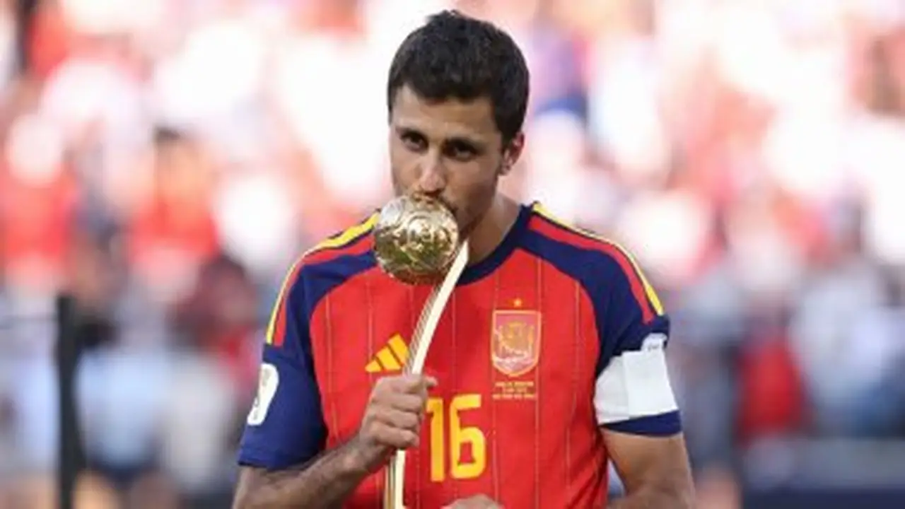 برشلونة يستعد لتقديم عرضه الأخير بقيمة 70 مليون يورو لحسم صفقة رودري